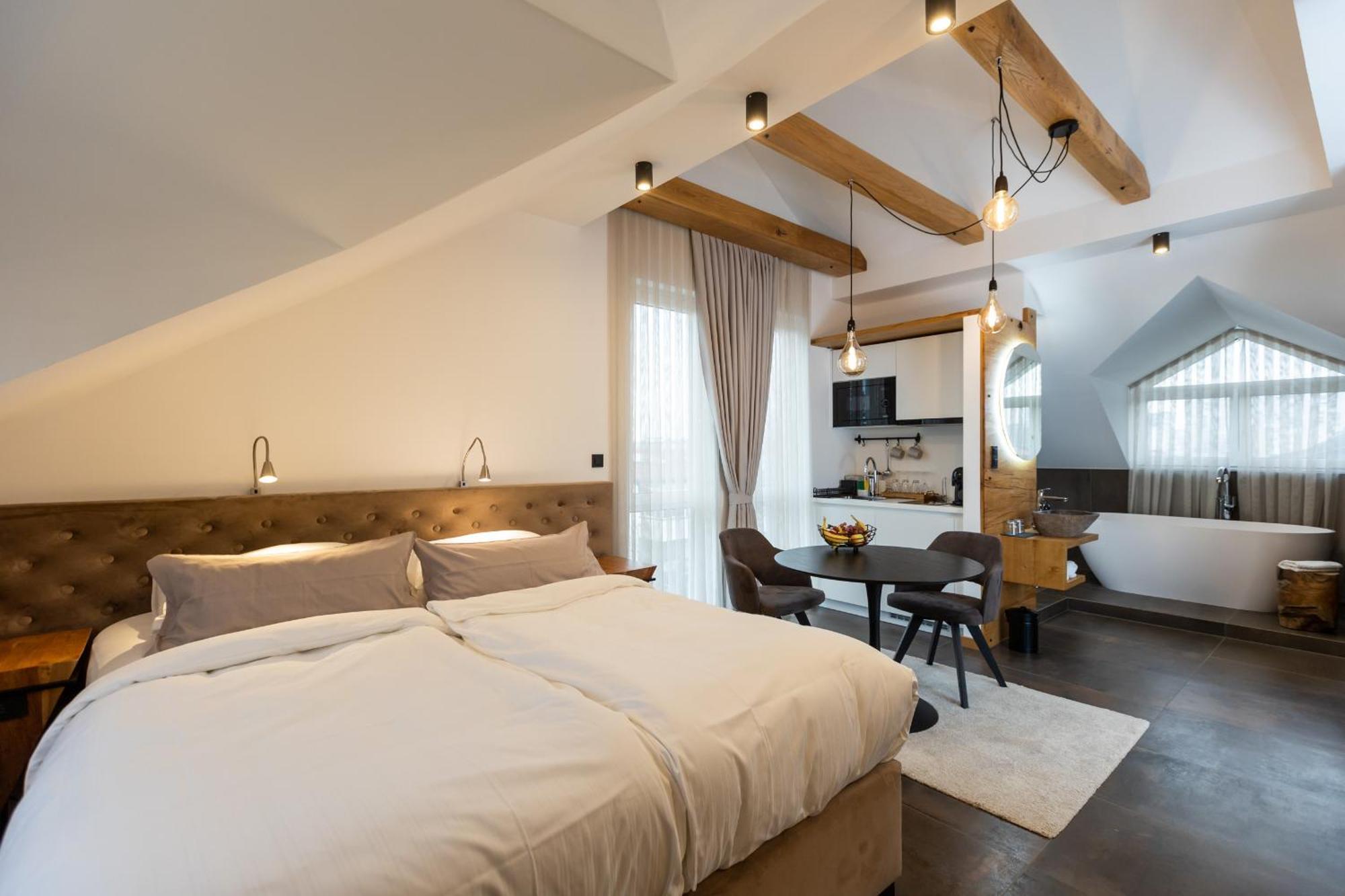 Kavenija Apartmaji - Free Parking Maribor Buitenkant foto
