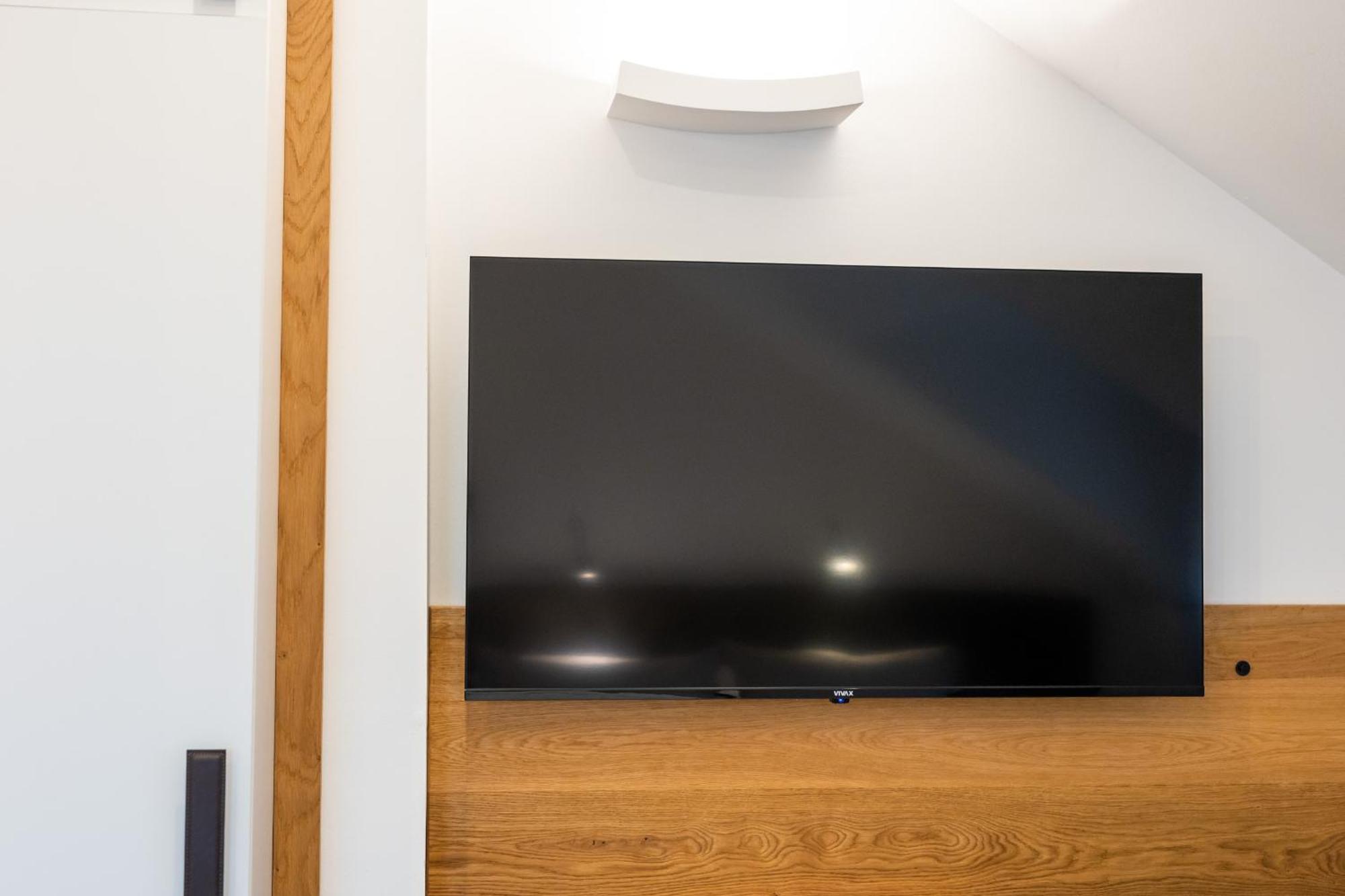 Kavenija Apartmaji - Free Parking Maribor Buitenkant foto